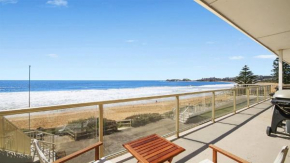 On The Beach #13 Beachfront, Ocean Views Accom Holidays